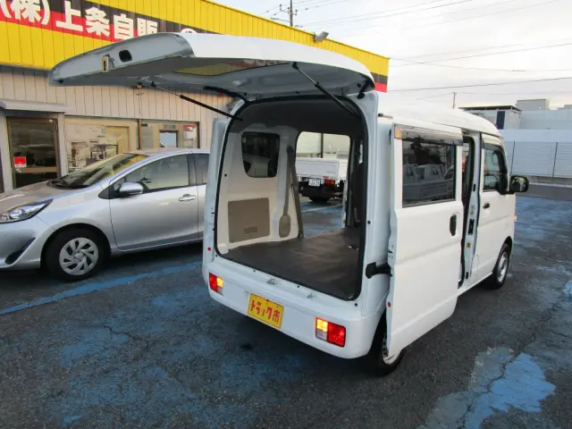 日産 クリッパーバン 5BD-DR17V(2WD)の写真2