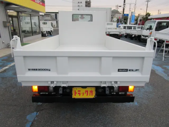 いすゞ エルフ TPG-NKR85AD(2WD)の写真5