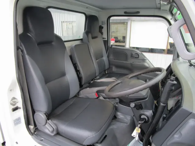 いすゞ エルフ TPG-NKR85AD(2WD)の写真6