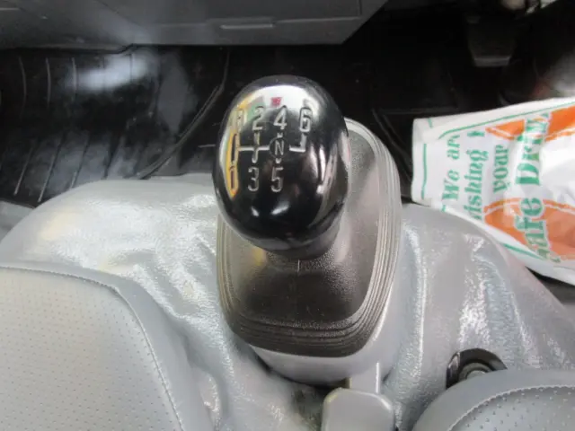 いすゞ エルフ TPG-NKR85AD(2WD)の写真27