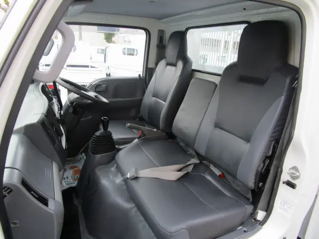 いすゞ エルフ TPG-NKR85AD(2WD)の写真32
