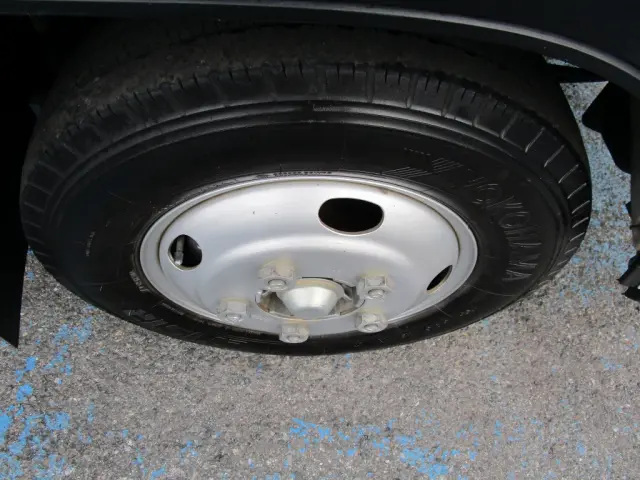 いすゞ エルフ TPG-NKR85AD(2WD)の写真38