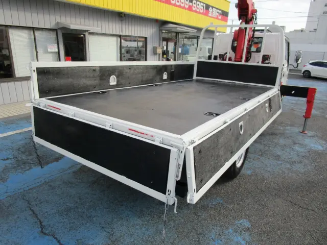 いすゞ エルフ TPG-NKR85AR(2WD)の写真2