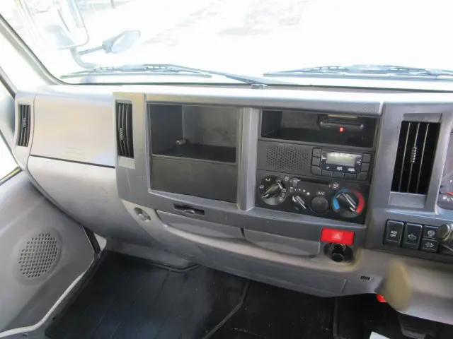 いすゞ エルフ TPG-NJR85AD(2WD)の写真26