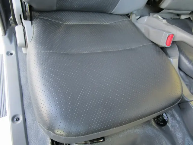 いすゞ エルフ TPG-NJR85AD(2WD)の写真30