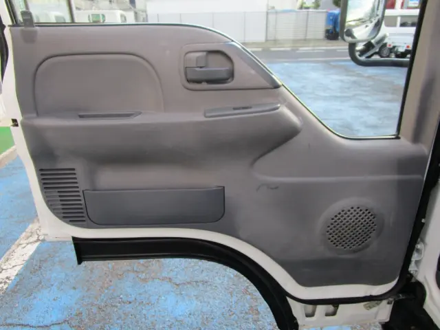 いすゞ エルフ TPG-NJR85AD(2WD)の写真34