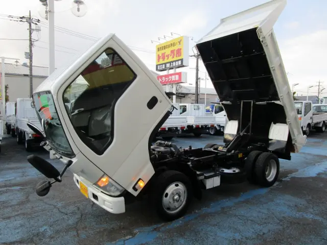 いすゞ エルフ TPG-NJR85AD(2WD)の写真46