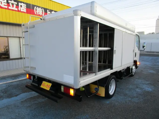 いすゞ エルフ TRG-NLR85N(2WD)の写真2