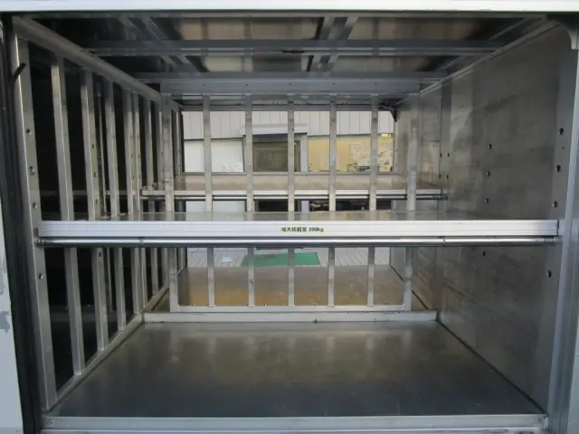 いすゞ エルフ TRG-NLR85N(2WD)の写真10