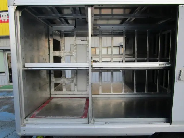 いすゞ エルフ TRG-NLR85N(2WD)の写真14