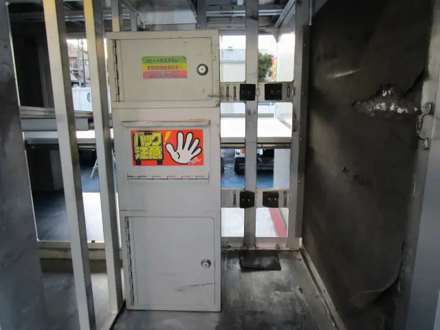 いすゞ エルフ TRG-NLR85N(2WD)の写真16