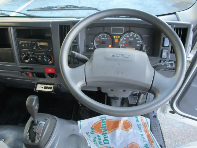 いすゞ エルフ TRG-NLR85N(2WD)の写真25