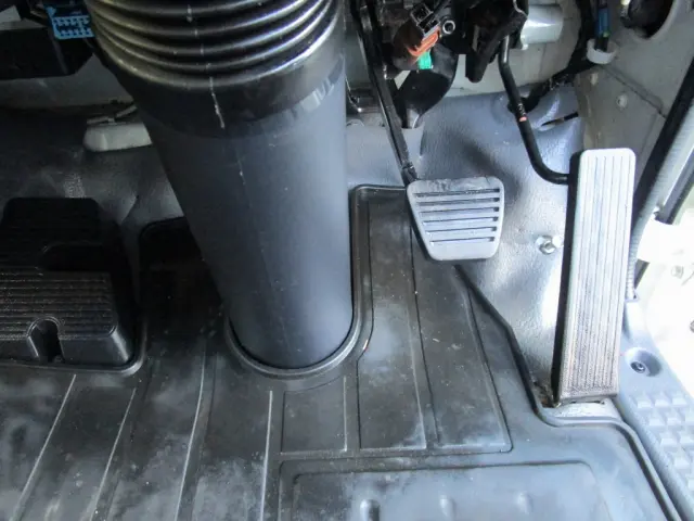 いすゞ エルフ TRG-NLR85N(2WD)の写真28