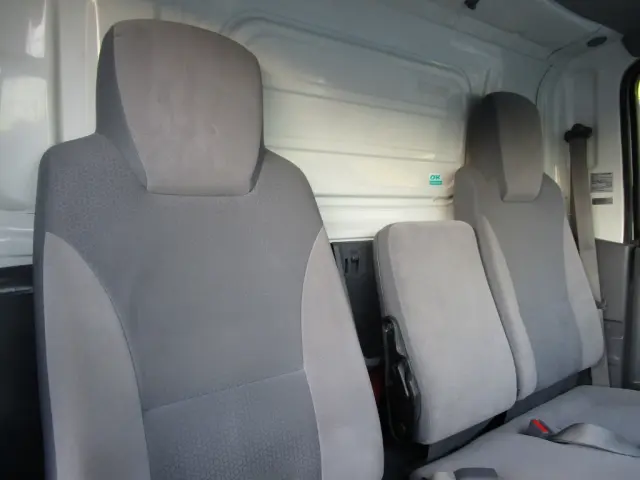 いすゞ エルフ TRG-NLR85N(2WD)の写真29