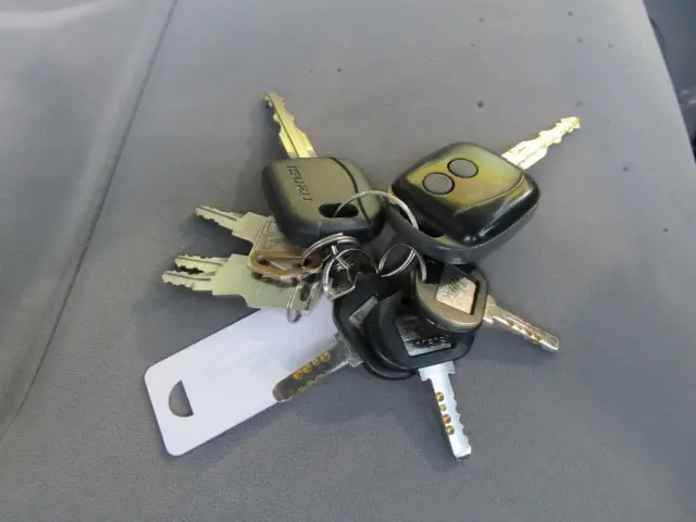 いすゞ エルフ TRG-NLR85N(2WD)の写真37