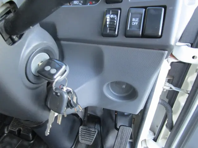 いすゞ エルフ TRG-NLR85N(2WD)の写真38