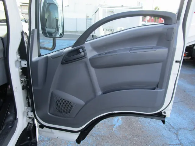 いすゞ エルフ TRG-NLR85N(2WD)の写真39