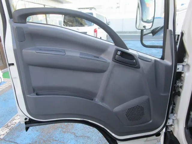 いすゞ エルフ TRG-NLR85N(2WD)の写真40