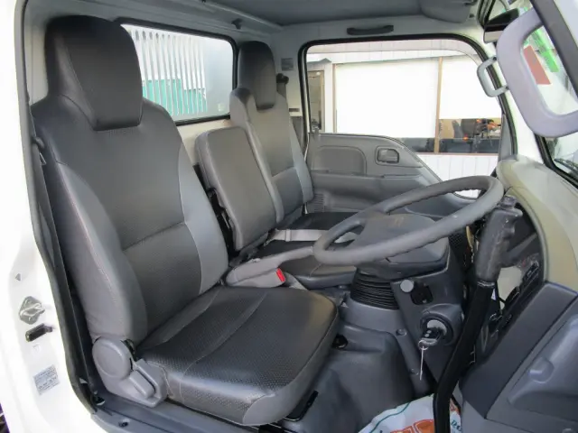 いすゞ エルフ TPG-NKR85AN(2WD)の写真6