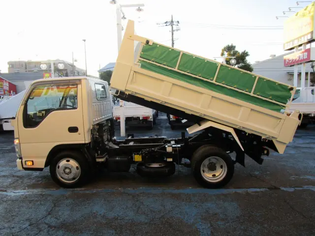 いすゞ エルフ TPG-NKR85AN(2WD)の写真11