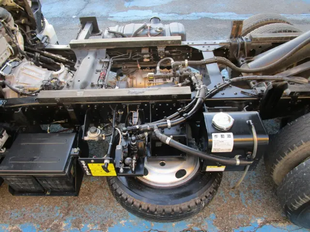 いすゞ エルフ TPG-NKR85AN(2WD)の写真15