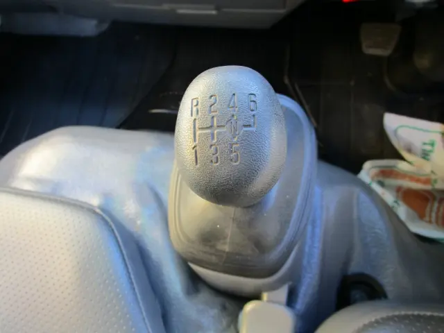 いすゞ エルフ TPG-NKR85AN(2WD)の写真27