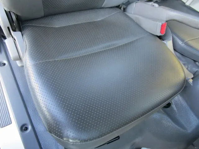 いすゞ エルフ TPG-NKR85AN(2WD)の写真30