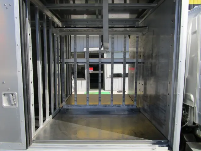 いすゞ エルフ TKG-NMR85N(2WD)の写真10