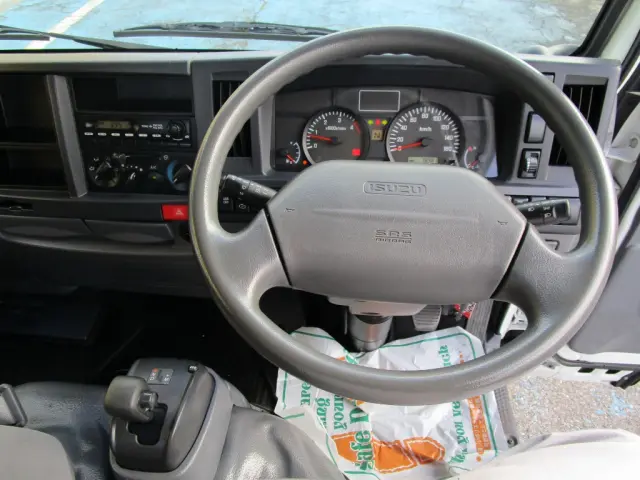 いすゞ エルフ TKG-NJR85A(2WD)の写真25