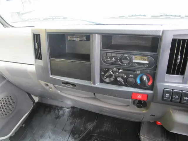 いすゞ エルフ TPG-NJR85AN(2WD)の写真26