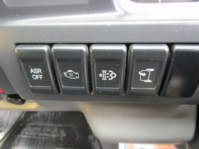 いすゞ エルフ TPG-NJR85AN(2WD)の写真34