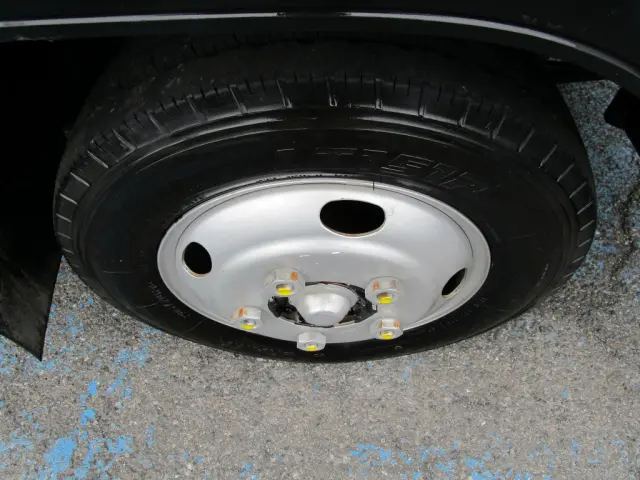 いすゞ エルフ TPG-NJR85AN(2WD)の写真40