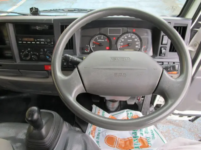 いすゞ エルフ TKG-NKR85AR(2WD)の写真31