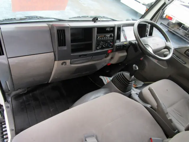 いすゞ エルフ TKG-NKR85AR(2WD)の写真38