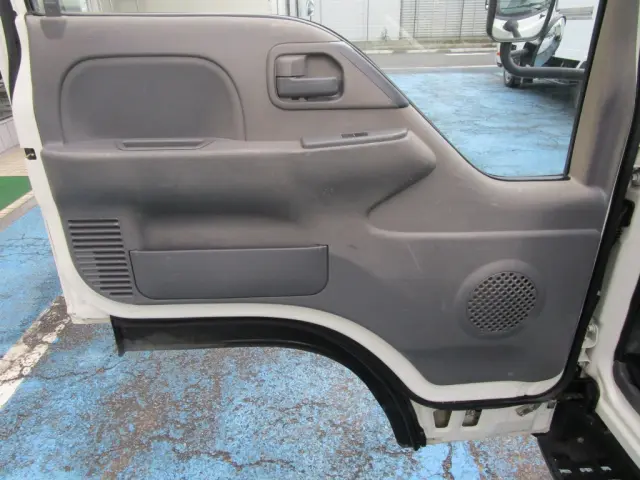 いすゞ エルフ TKG-NJR85A(2WD)の写真28