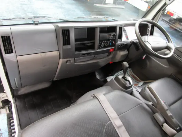 いすゞ エルフ TKG-NJR85A(2WD)の写真37