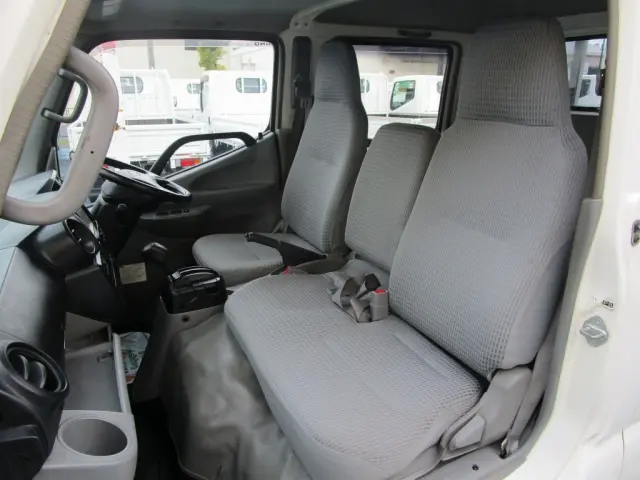 日野 デュトロ TKG-XZU605M(2WD)の写真32