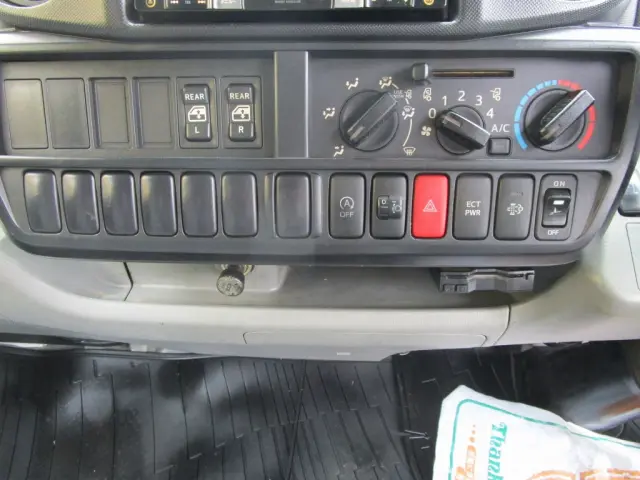 日野 デュトロ TKG-XZU605M(2WD)の写真47