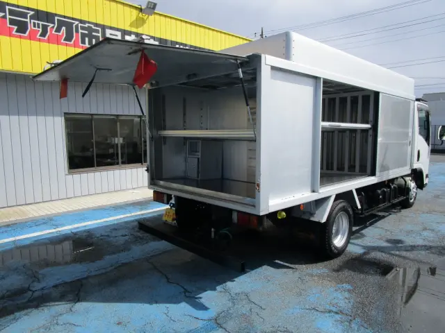 いすゞ エルフ TRG-NMR85AN(2WD)の写真2