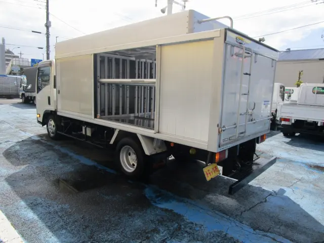 いすゞ エルフ TRG-NMR85AN(2WD)の写真3