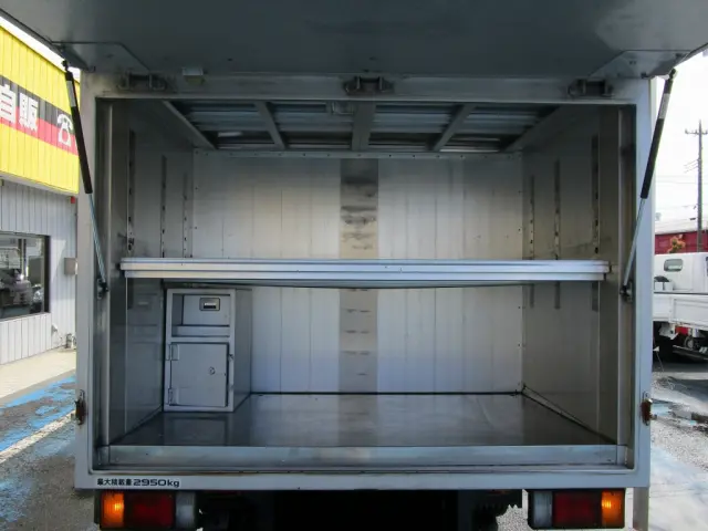 いすゞ エルフ TRG-NMR85AN(2WD)の写真4