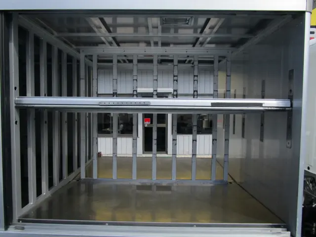 いすゞ エルフ TRG-NMR85AN(2WD)の写真10