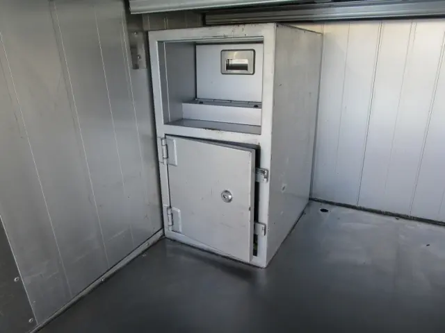 いすゞ エルフ TRG-NMR85AN(2WD)の写真14