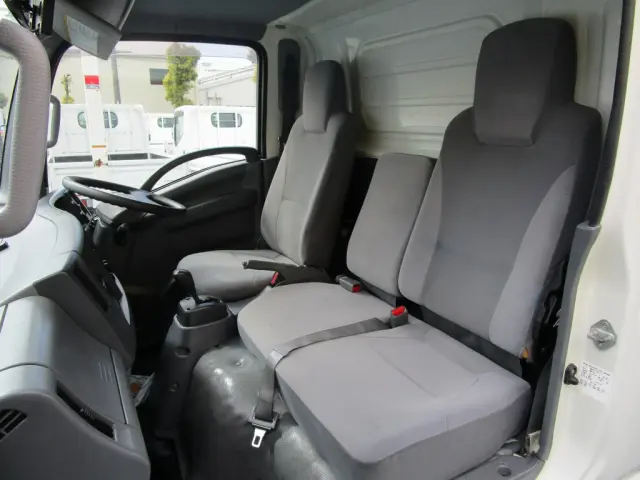 いすゞ エルフ TRG-NMR85AN(2WD)の写真29