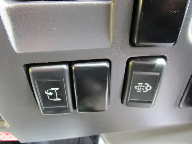 いすゞ エルフ TRG-NMR85AN(2WD)の写真34