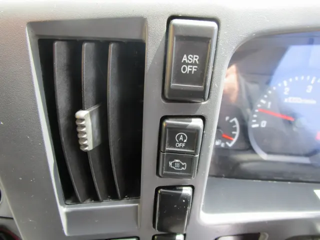 いすゞ エルフ TRG-NMR85AN(2WD)の写真35