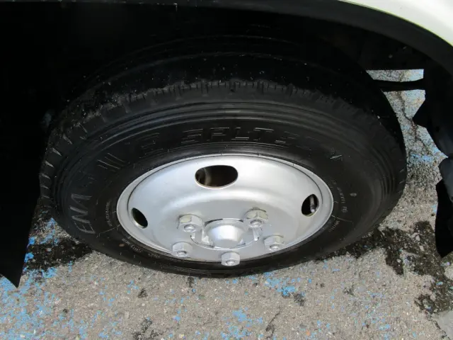 いすゞ エルフ TRG-NMR85AN(2WD)の写真41