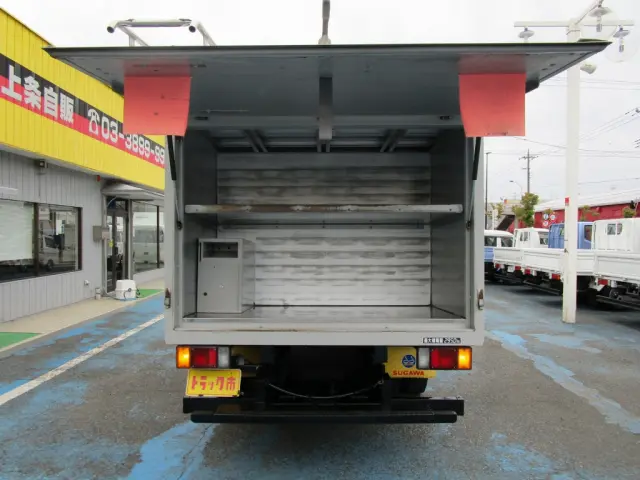 いすゞ エルフ TRG-NMR85AN(2WD)の写真4