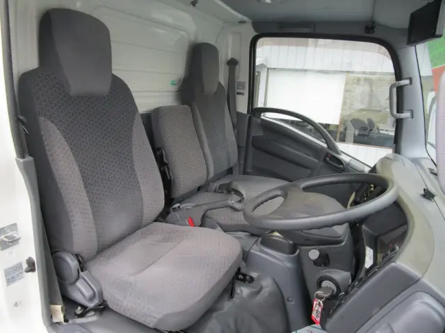 いすゞ エルフ TRG-NMR85AN(2WD)の写真6