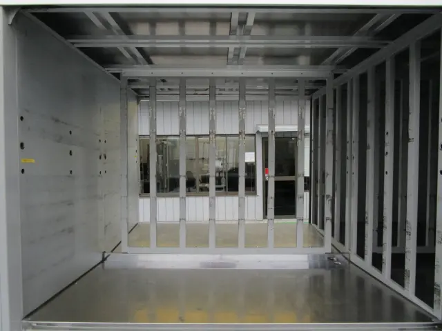 いすゞ エルフ TRG-NMR85AN(2WD)の写真12